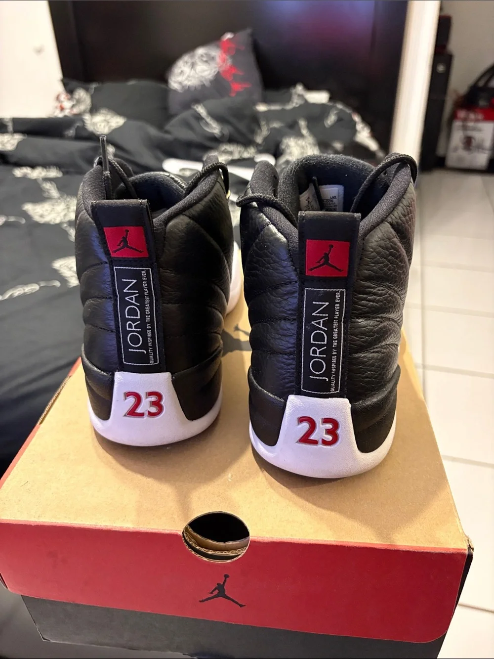 Jordan Retro 12 playoffs guaranteed authentic sz 8 mens